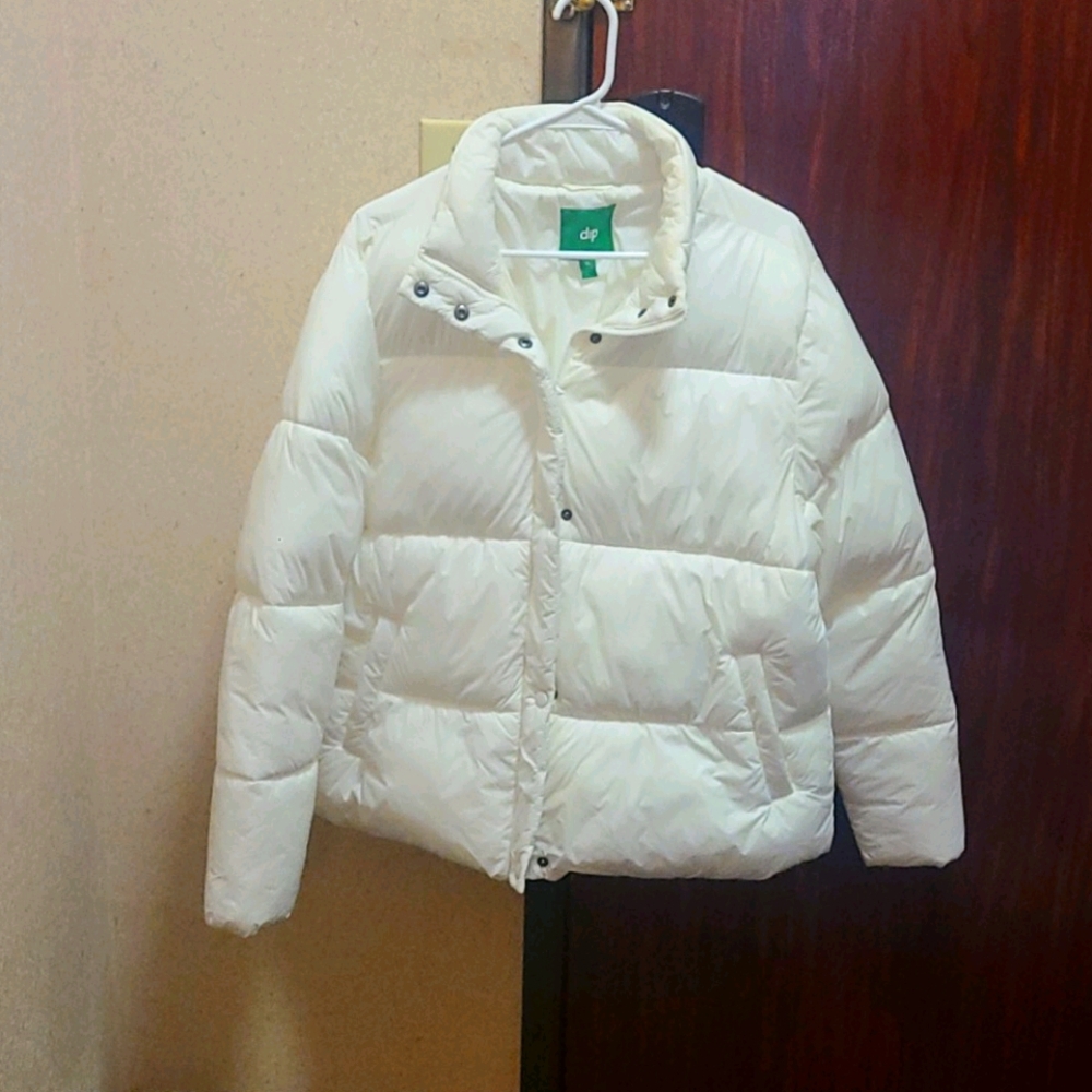 White puff jacket